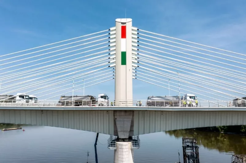 Paksot Kalocsával összekötő új Duna-híd